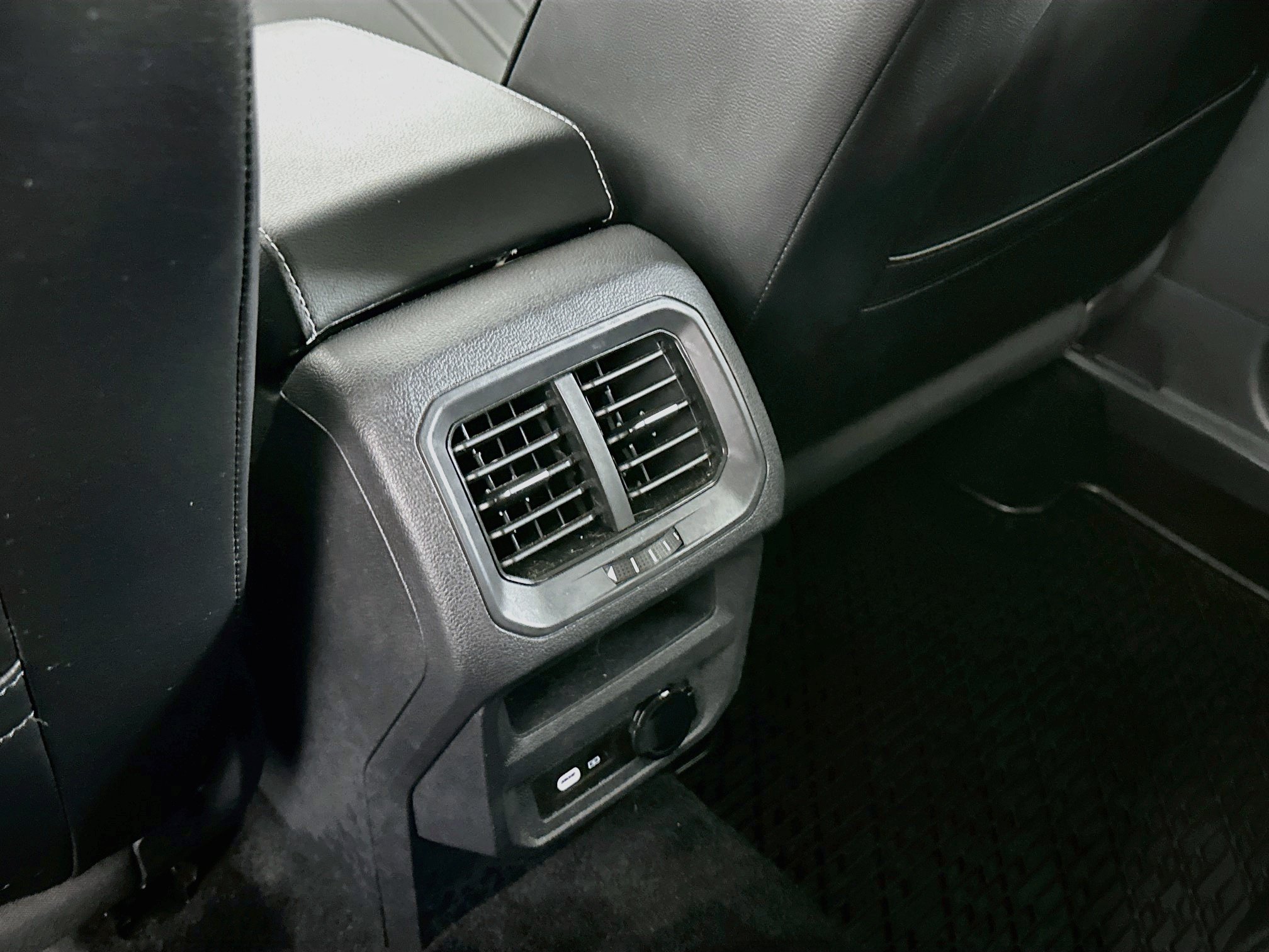 Used 2023 Volkswagen Tiguan SE FWD image 27
