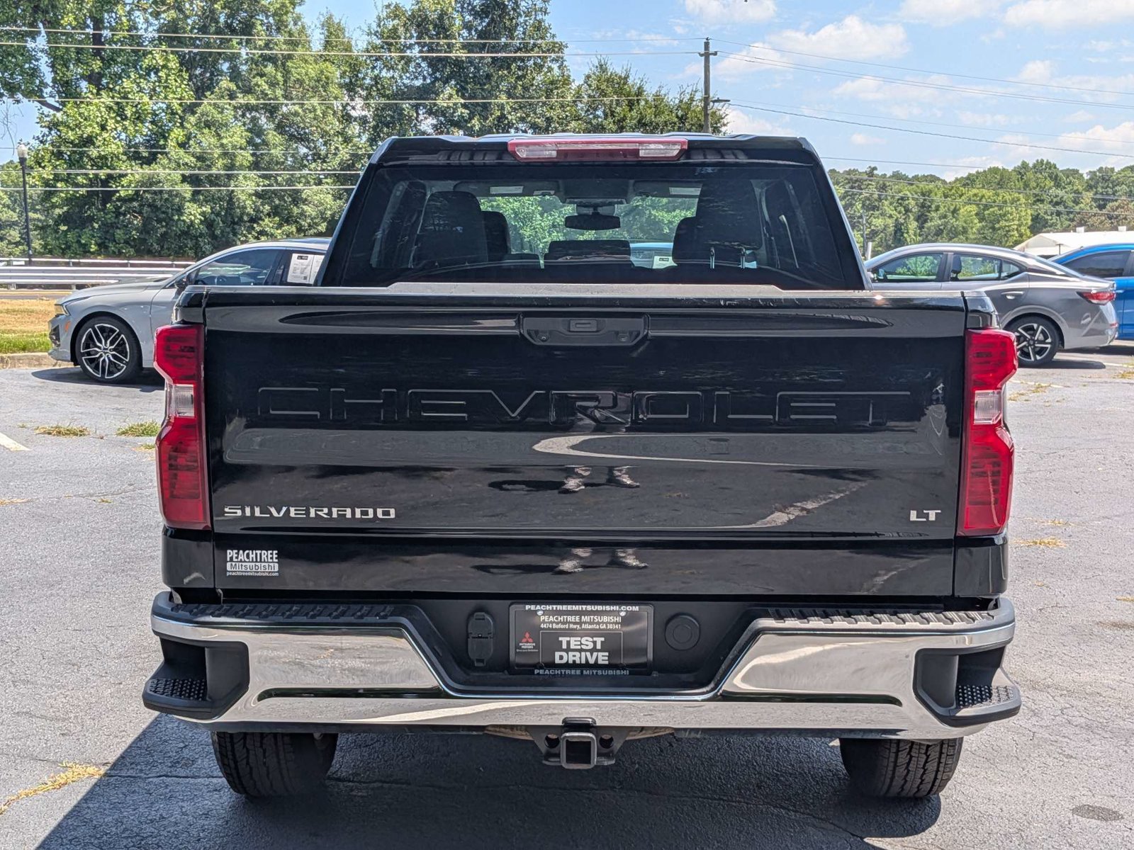 Used 2025 Chevrolet Silverado 1500 LT AWD/4WD image 5