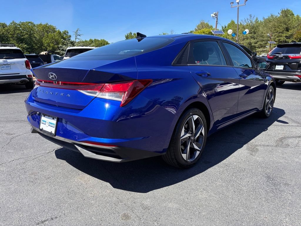 Used 2023 Hyundai Elantra SEL w/ Convenience Package FWD image 7