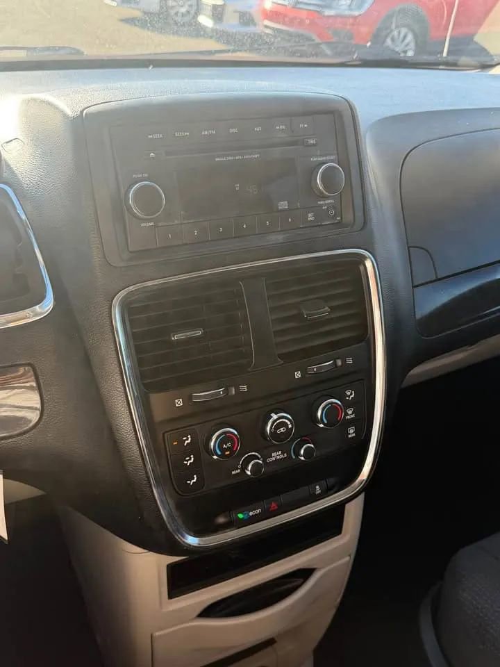 Used 2013 Dodge Grand Caravan SXT image 10