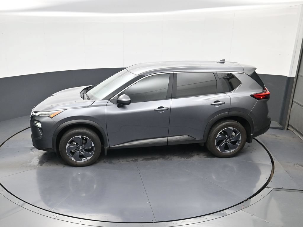 Certified 2026 Nissan Rogue SV FWD image 30