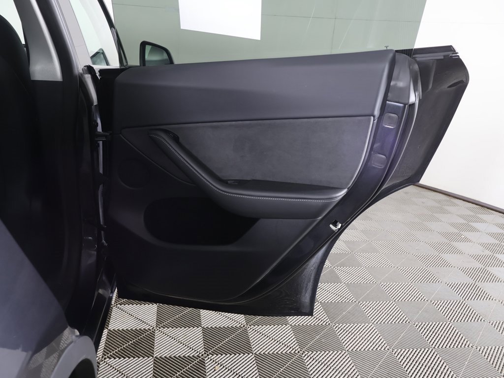 Used 2024 Tesla Model Y Long Range image 26