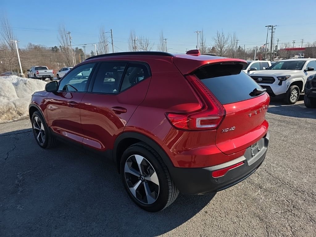 Used 2023 Volvo XC40 B5 Plus w/ Climate Package image 4