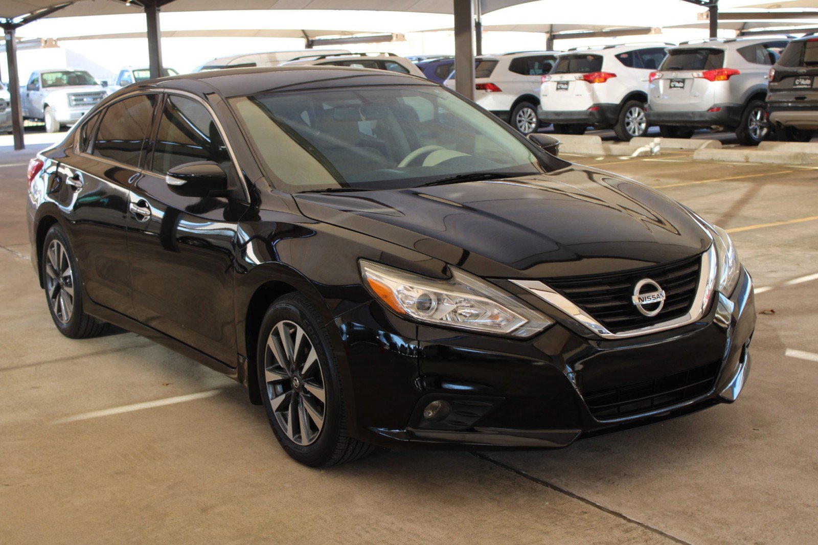 Used 2017 Nissan Altima 2.5 SL image 1
