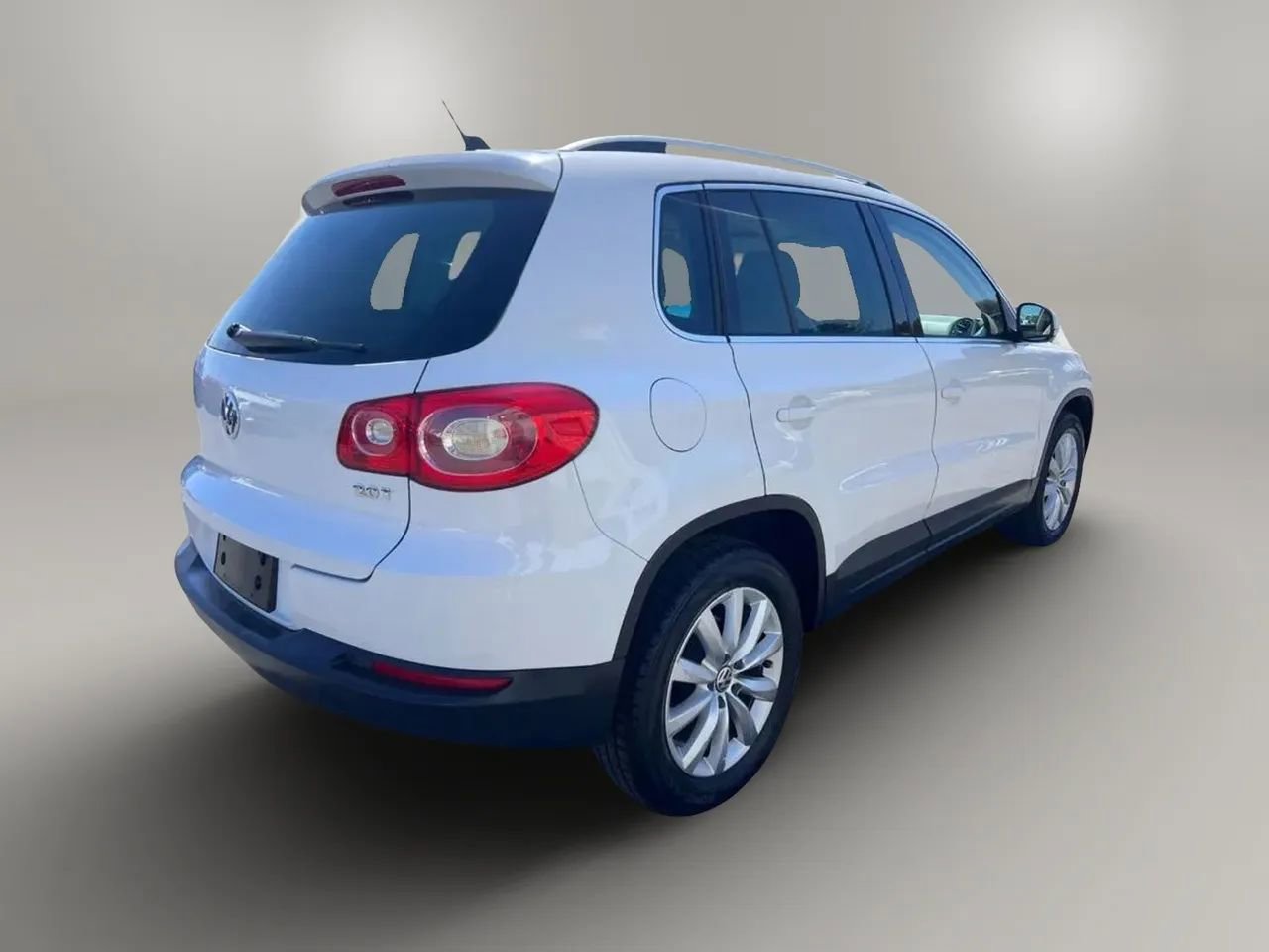 Used 2011 Volkswagen Tiguan S FWD image 6
