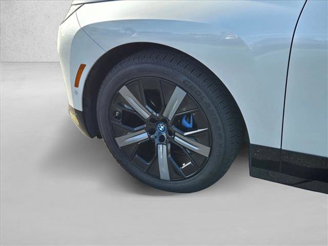 Used 2023 BMW iX xDrive50 w/ Ultimate Package image 24