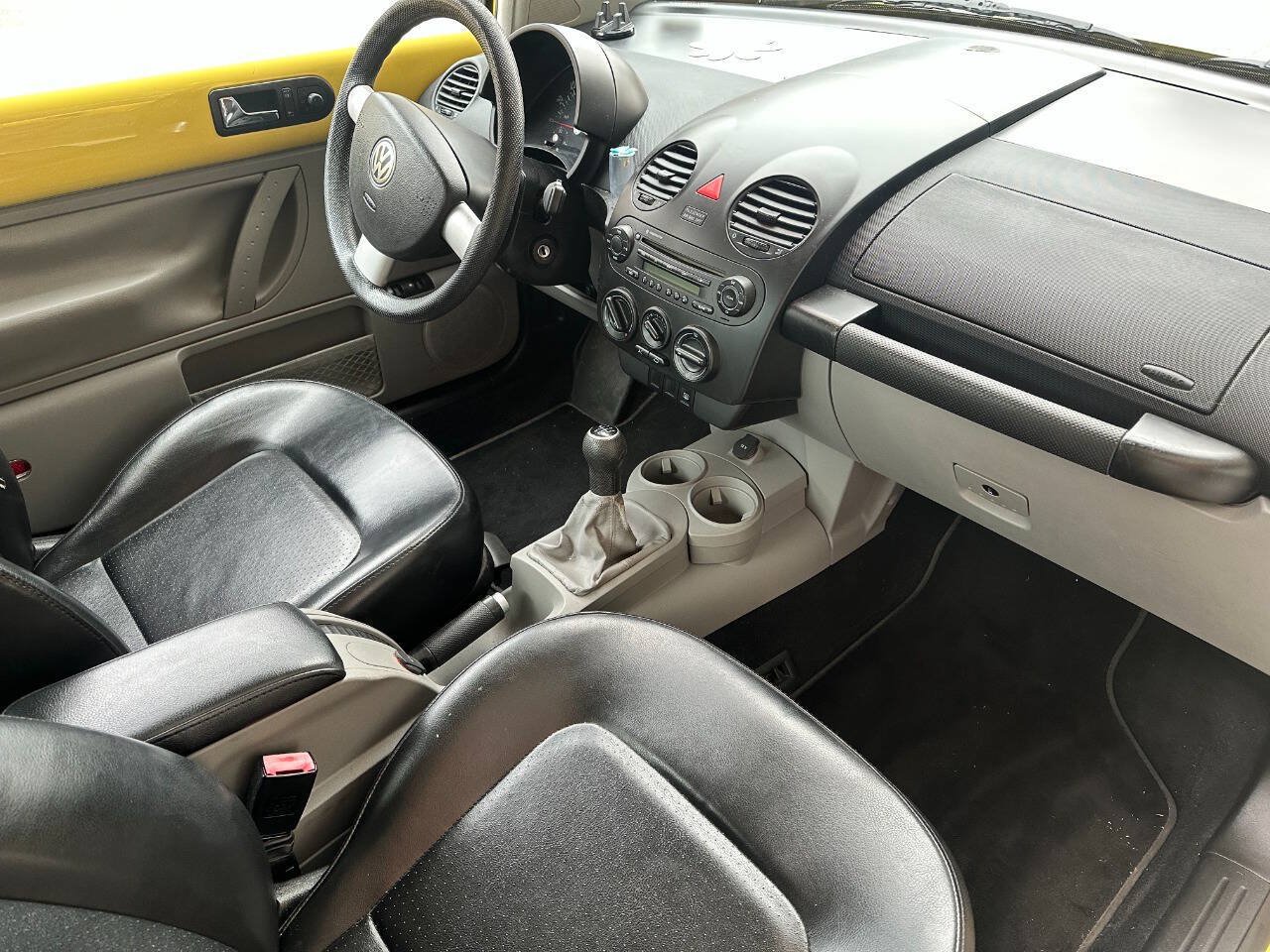 Used 2005 Volkswagen Beetle GL FWD image 15