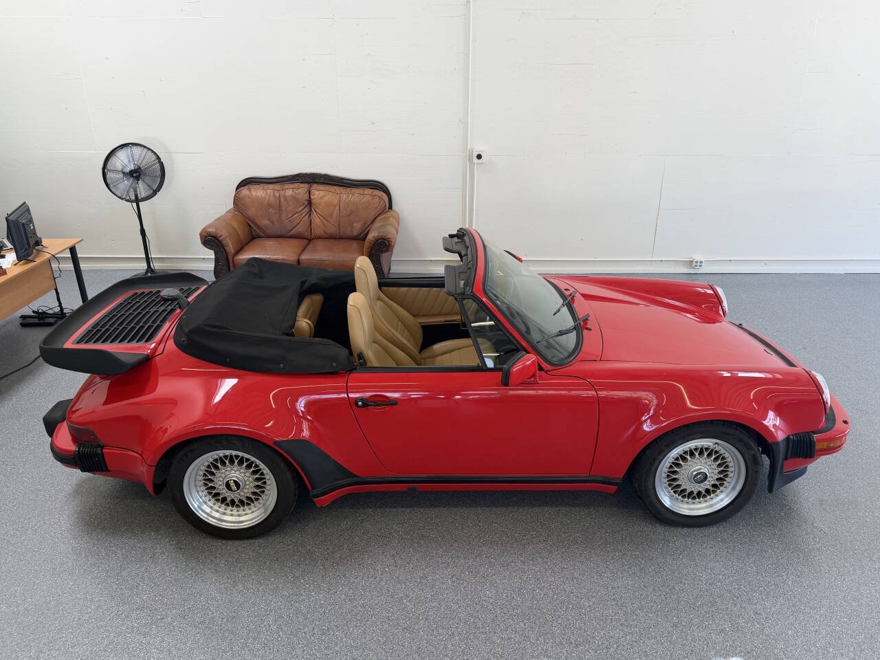 Used 1988 Porsche 911 Carrera RWD image 11