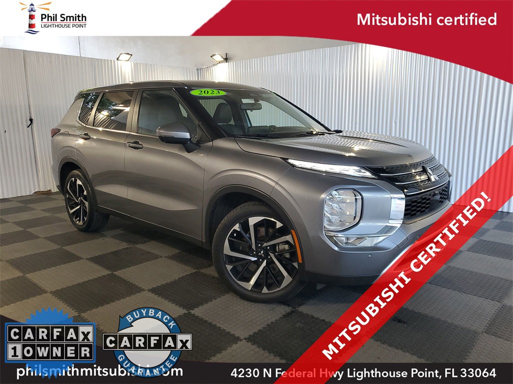 Used 2024 Mitsubishi Outlander SE image 1