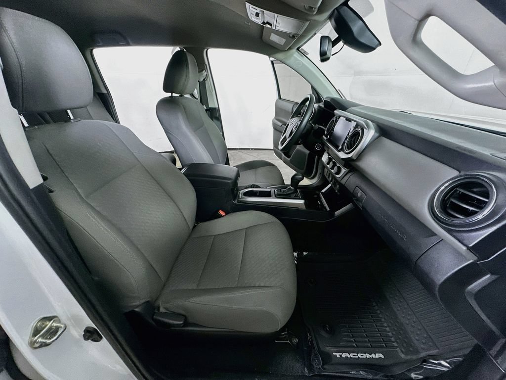 Used 2020 Toyota Tacoma SR5 RWD image 12