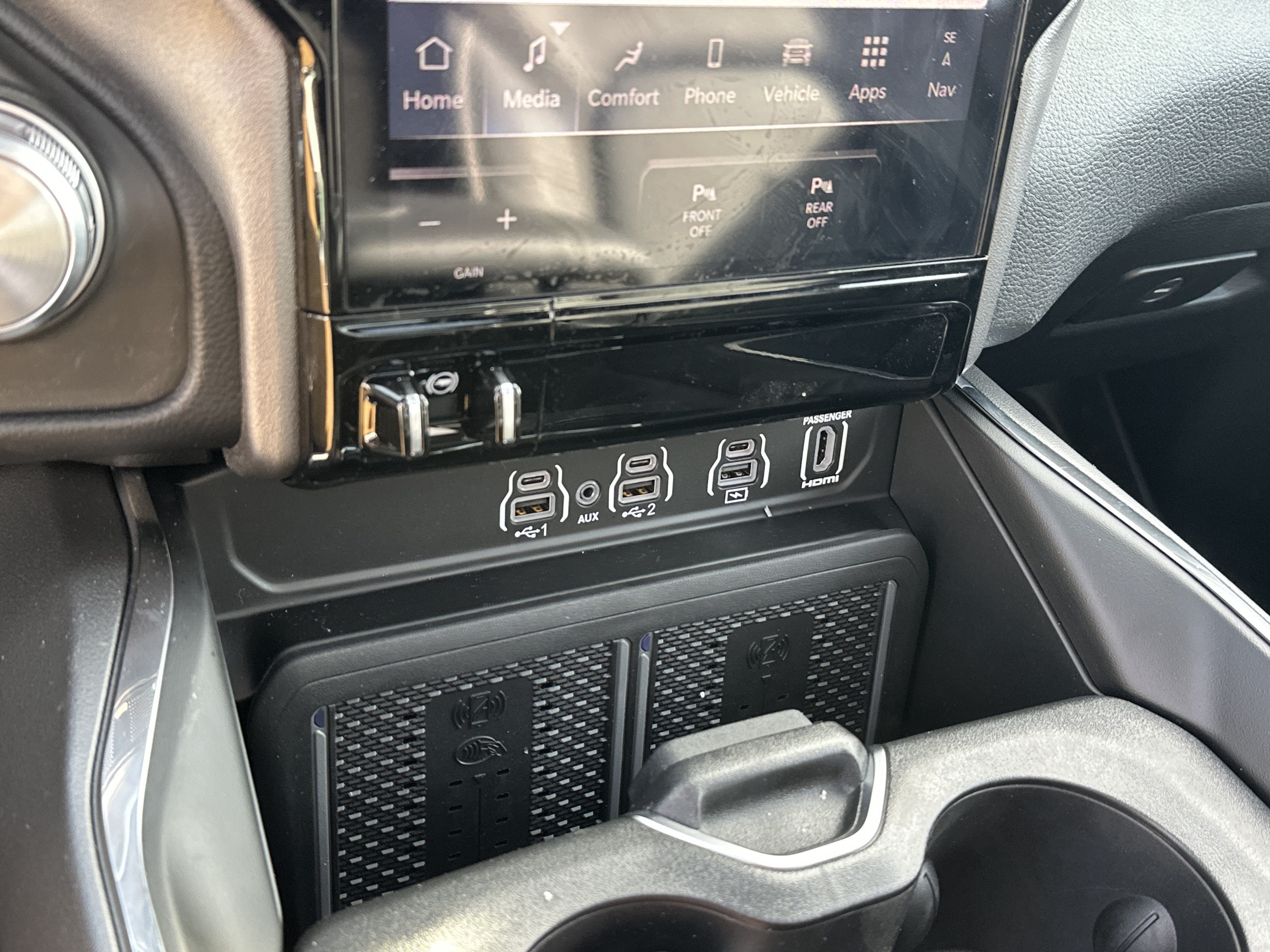 New 2026 RAM 1500 Laramie w/ Night Edition AWD/4WD image 23