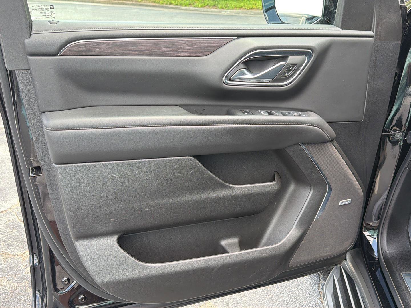 Used 2024 Chevrolet Tahoe LT RWD image 17