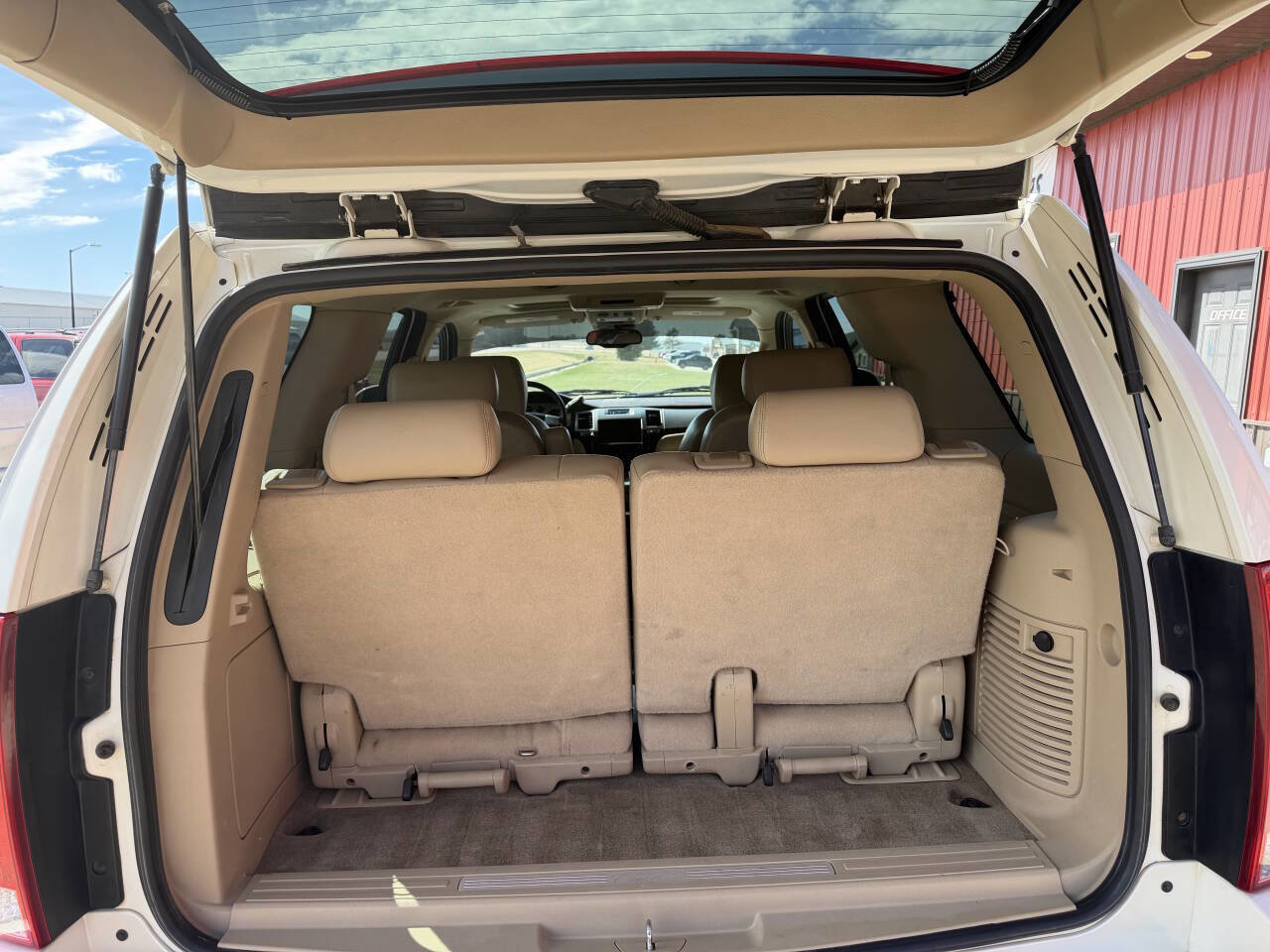 Used 2009 Cadillac Escalade AWD image 9