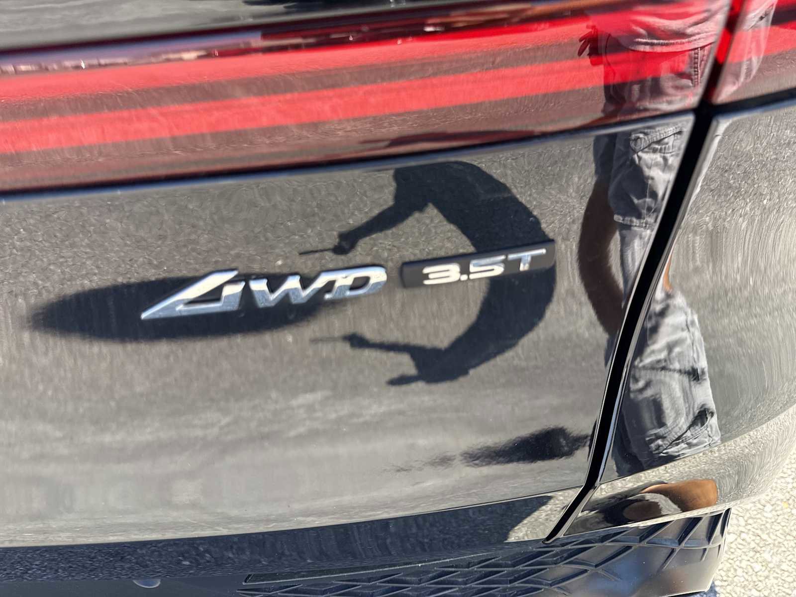 Used 2024 Genesis GV70 3.5T Sport image 7