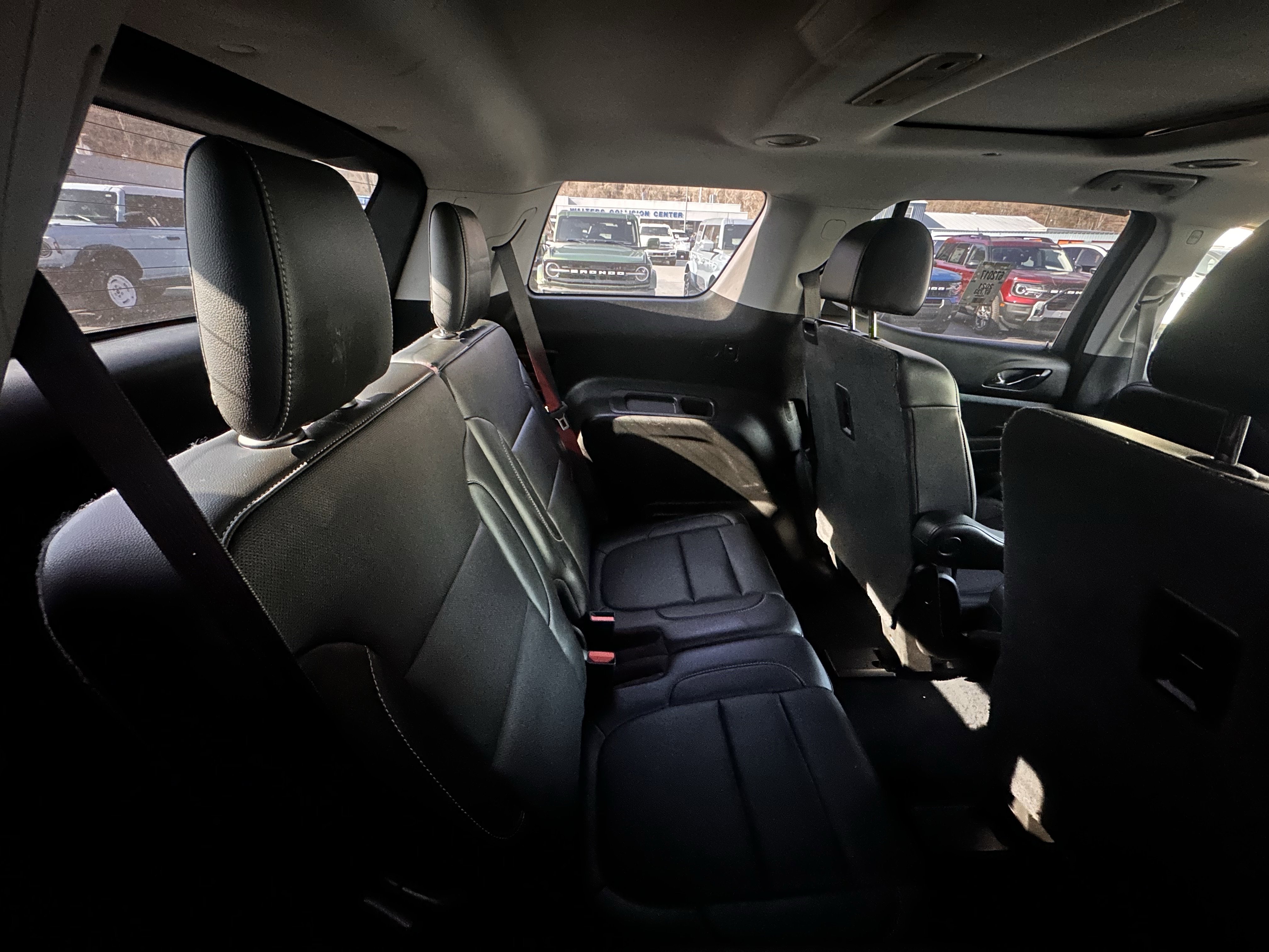 Used 2021 GMC Acadia SLT w/ Trailering Package image 19