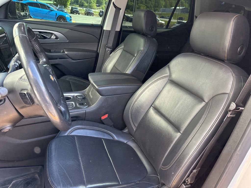 Used 2019 Chevrolet Traverse Premier w/ Redline Edition AWD/4WD image 18