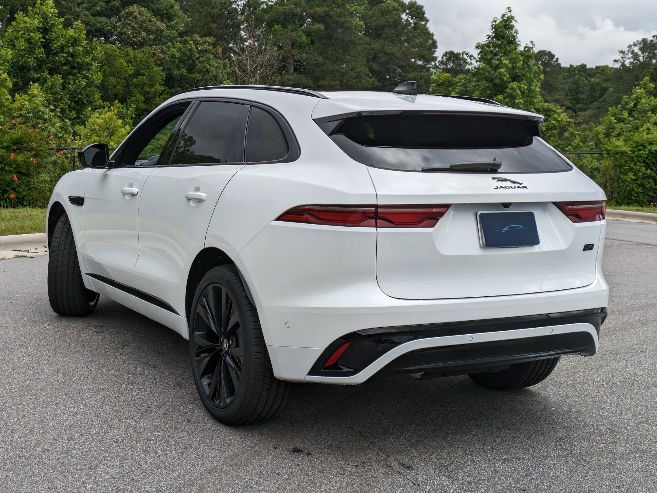 New 2026 Jaguar F-PACE R-Dynamic S image 8