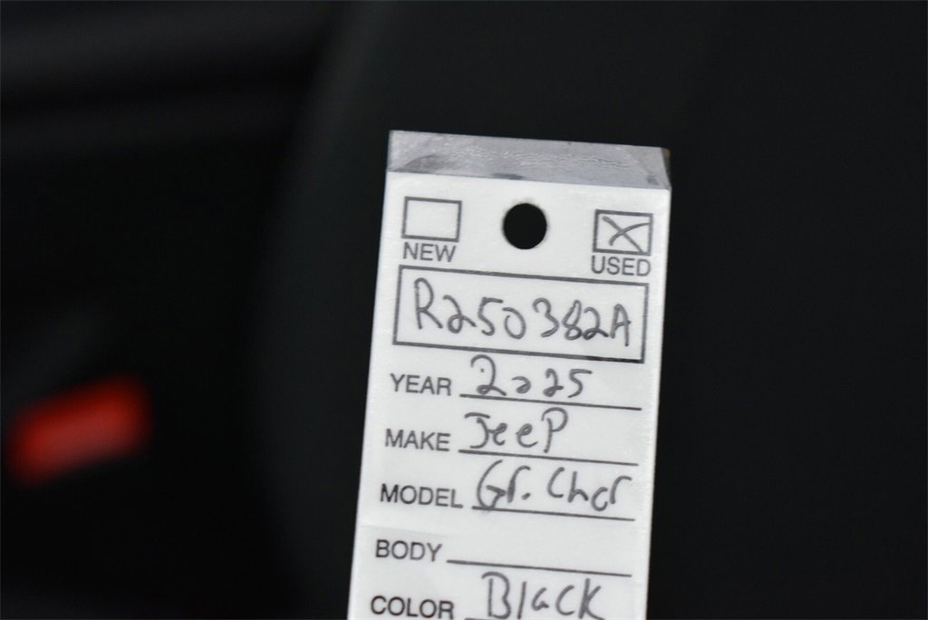 Used 2025 Jeep Grand Cherokee Laredo w/ Luxury Tech Group I image 31