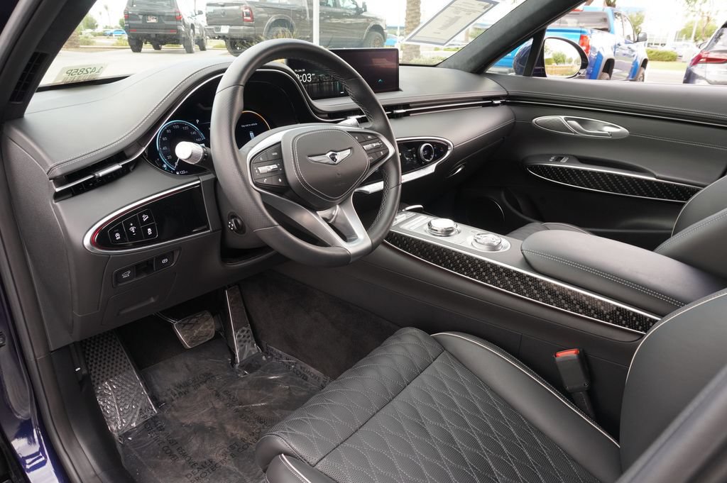 Used 2025 Genesis GV70 3.5T Sport w/ Sport Prestige Package AWD/4WD image 17