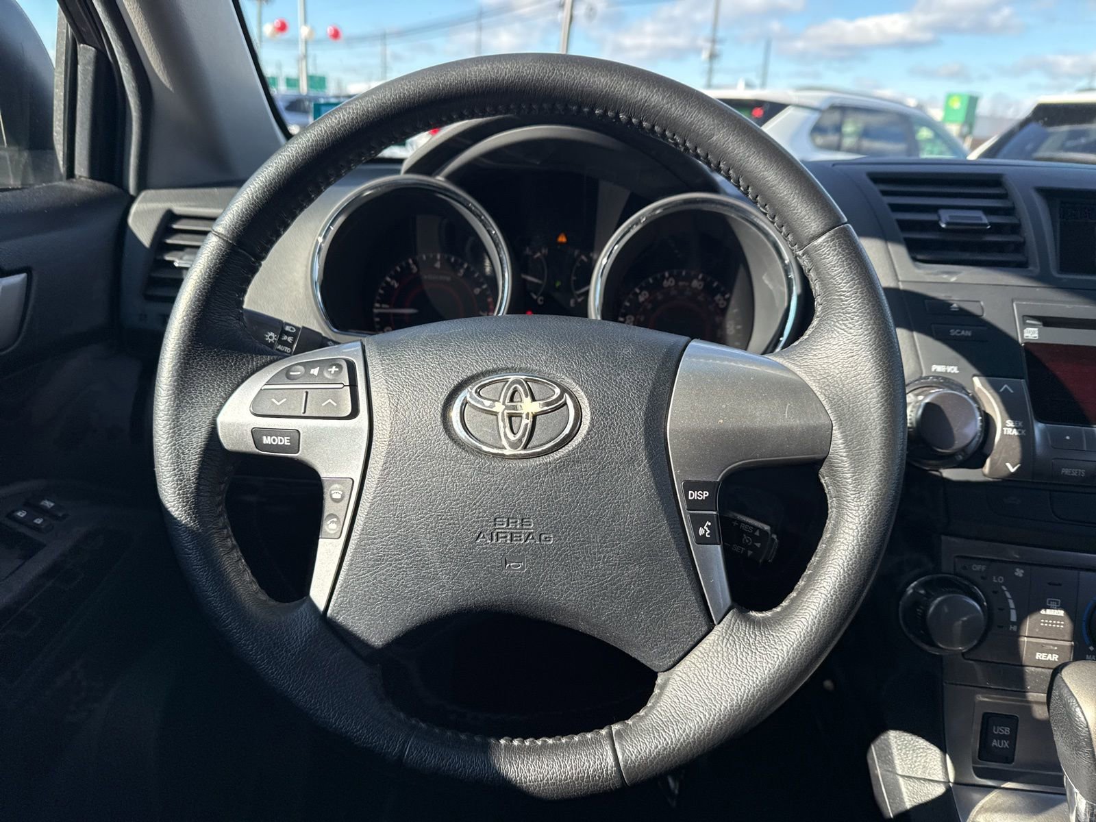 Used 2012 Toyota Highlander SE image 19