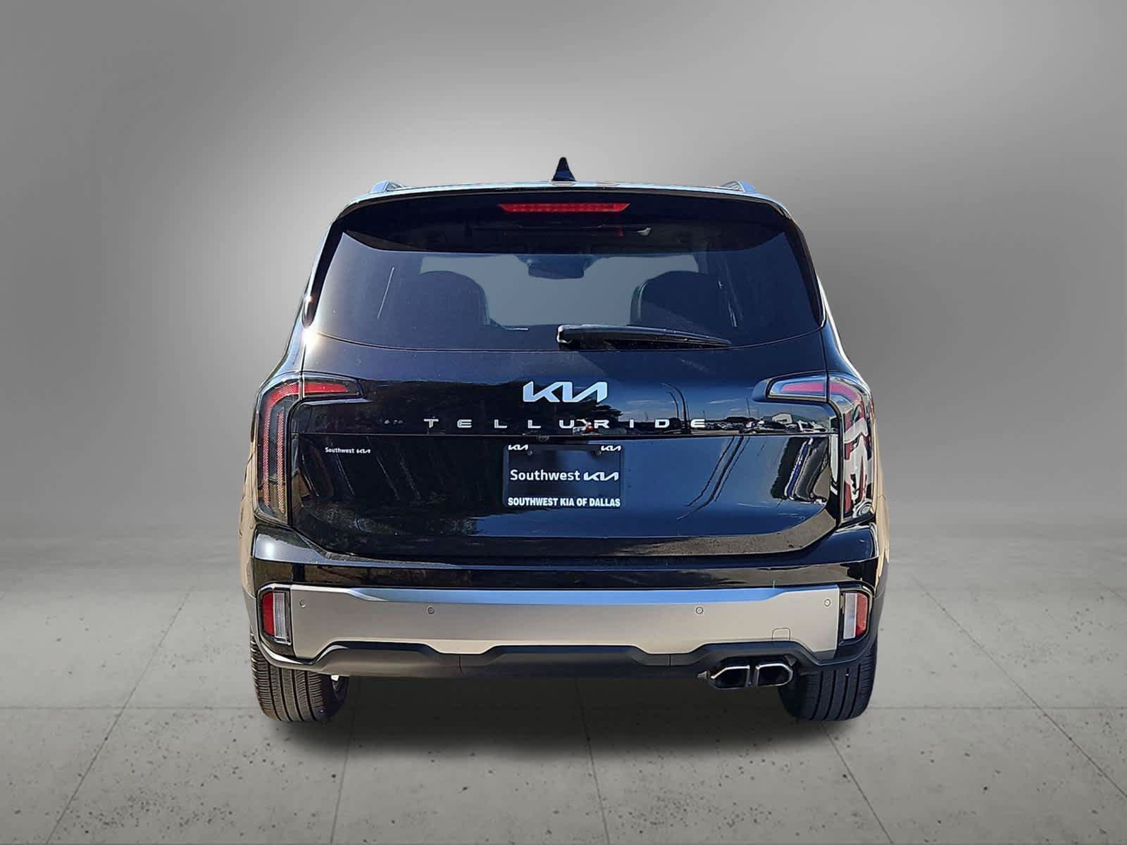 Certified 2025 Kia Telluride EX w/ EX Captain's Chair Package FWD image 5