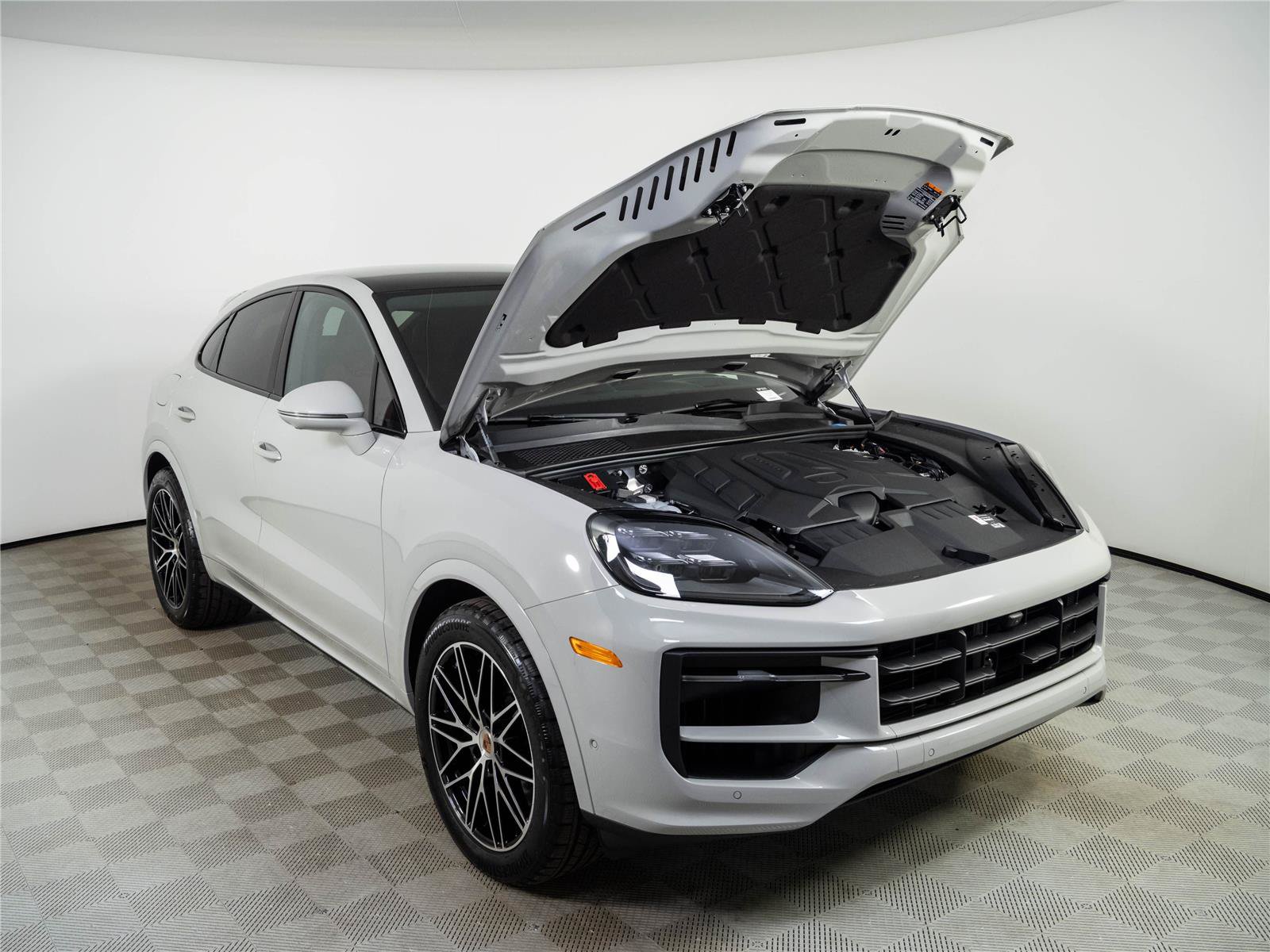 New 2026 Porsche Cayenne Coupe AWD/4WD image 34