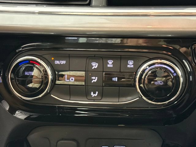 Used 2024 Chevrolet Trax LT FWD image 23