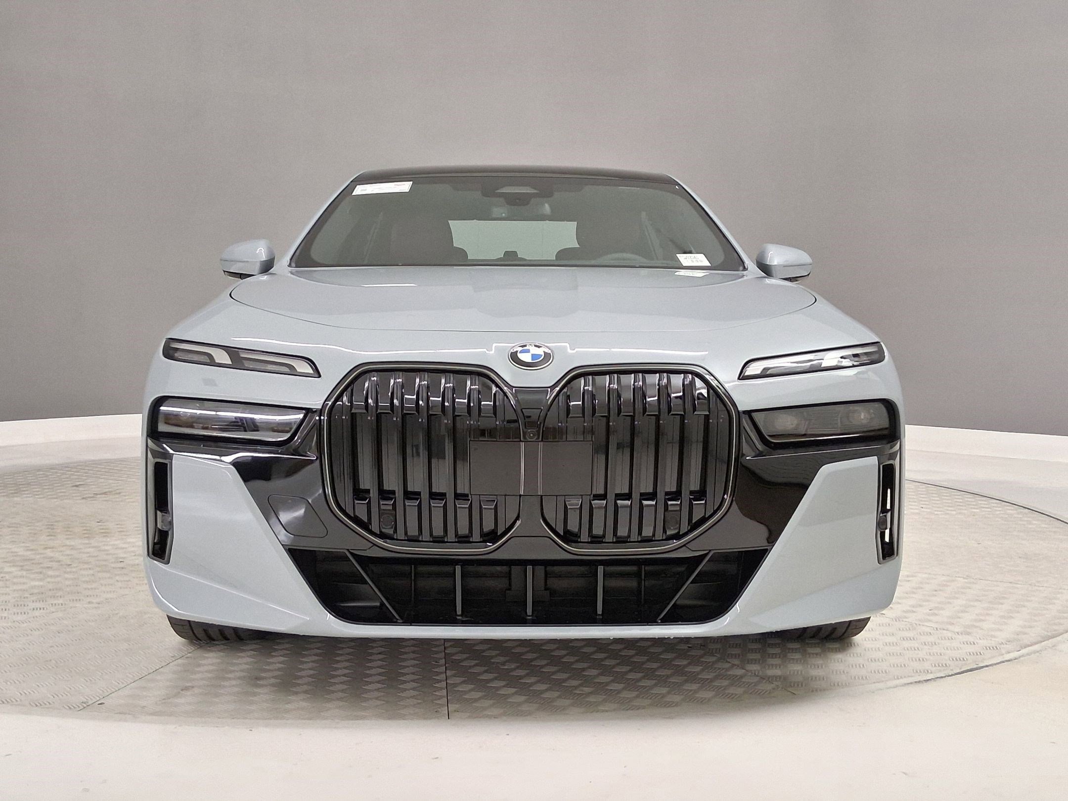 New 2026 BMW 740i w/ Premium Package image 4