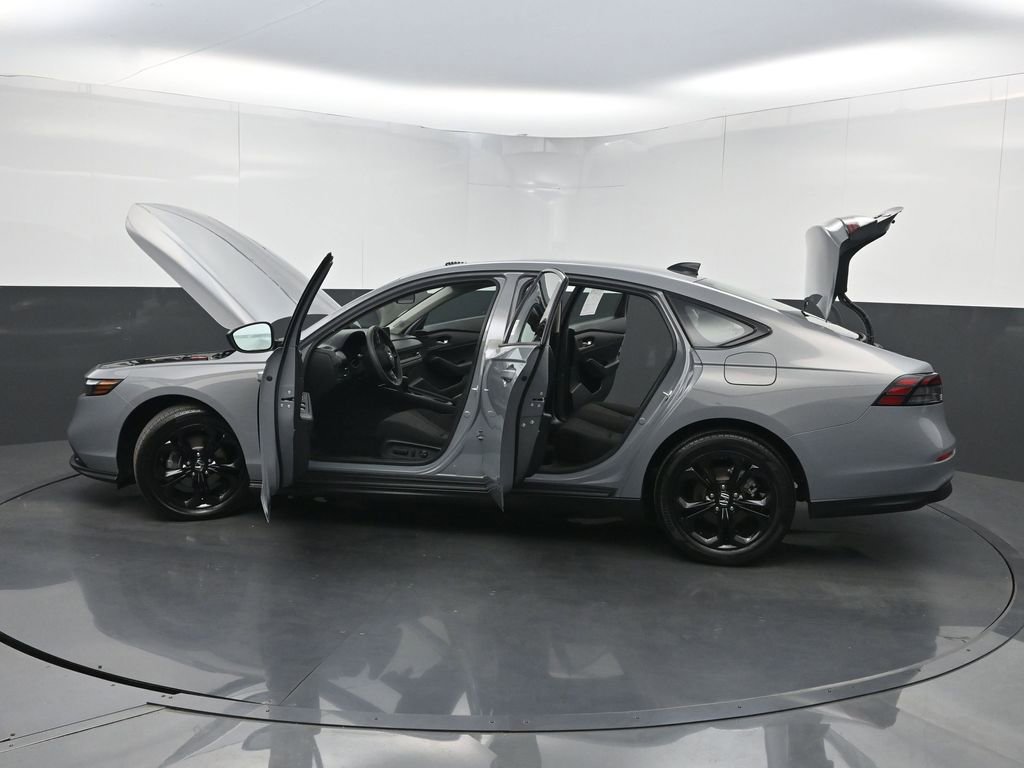 Used 2025 Honda Accord SE image 34