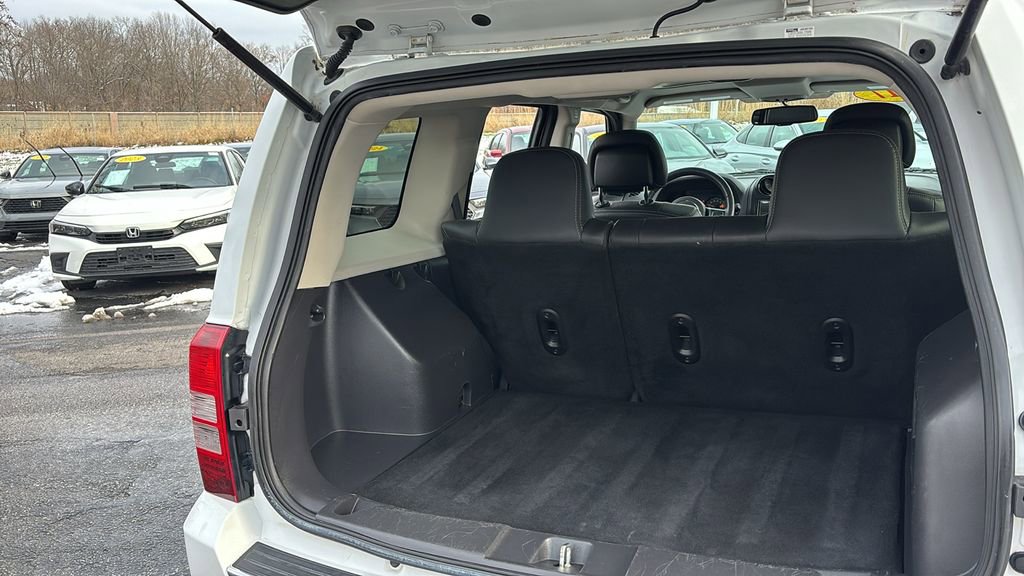 Used 2017 Jeep Patriot High Altitude image 33