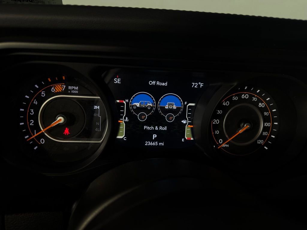 Used 2024 Jeep Wrangler Unlimited Rubicon w/ Capability Package image 23