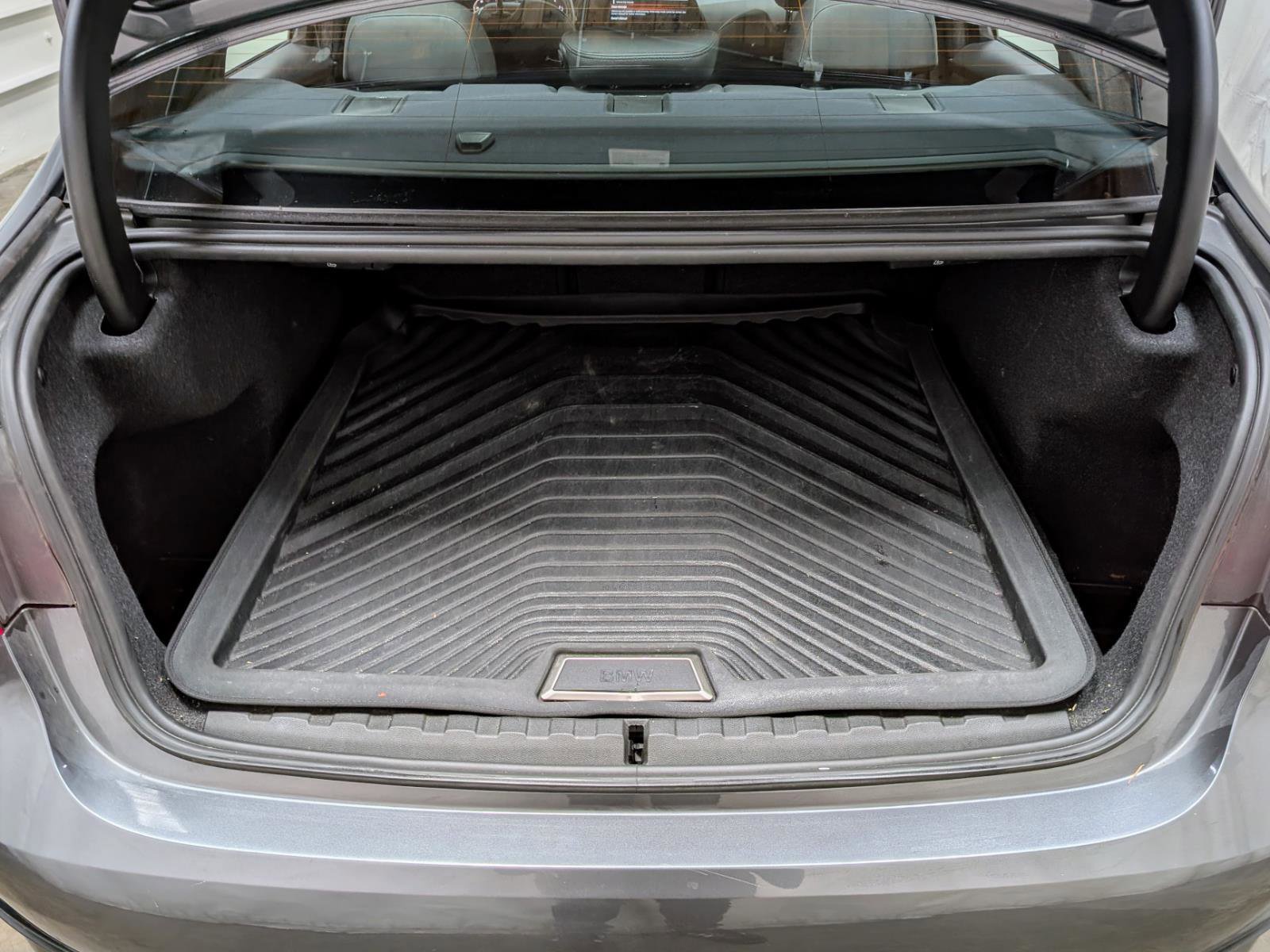 Used 2019 BMW 330i xDrive Sedan w/ Convenience Package image 19