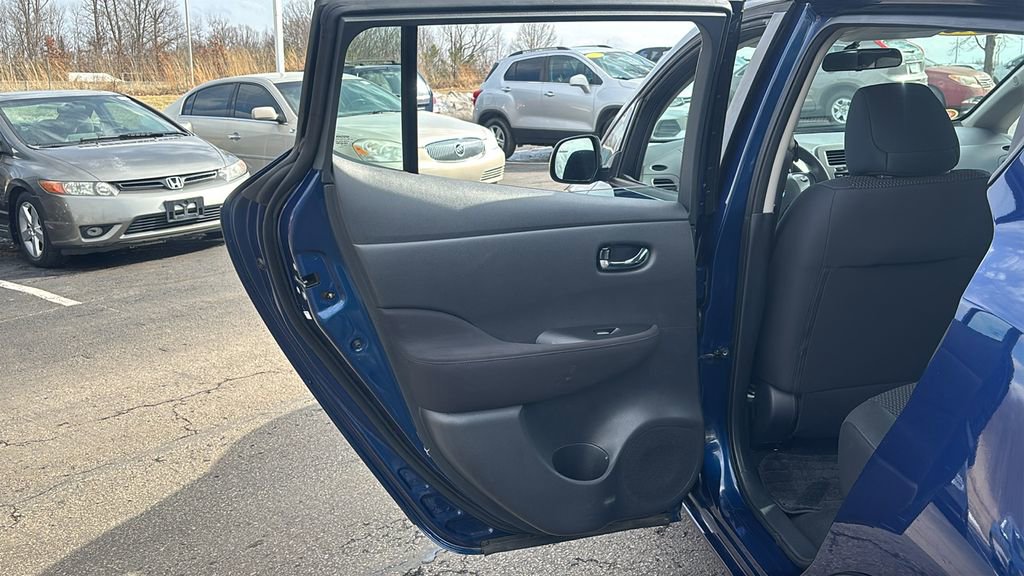 Used 2017 Nissan Leaf S image 30