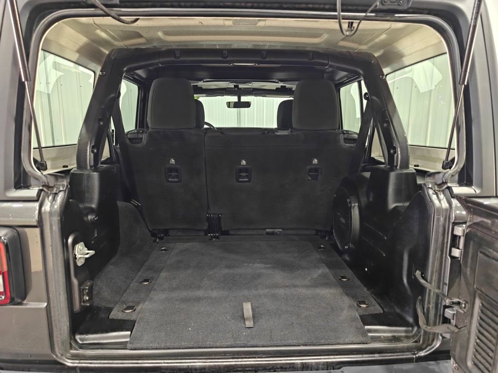 Used 2019 Jeep Wrangler Unlimited Sahara image 28