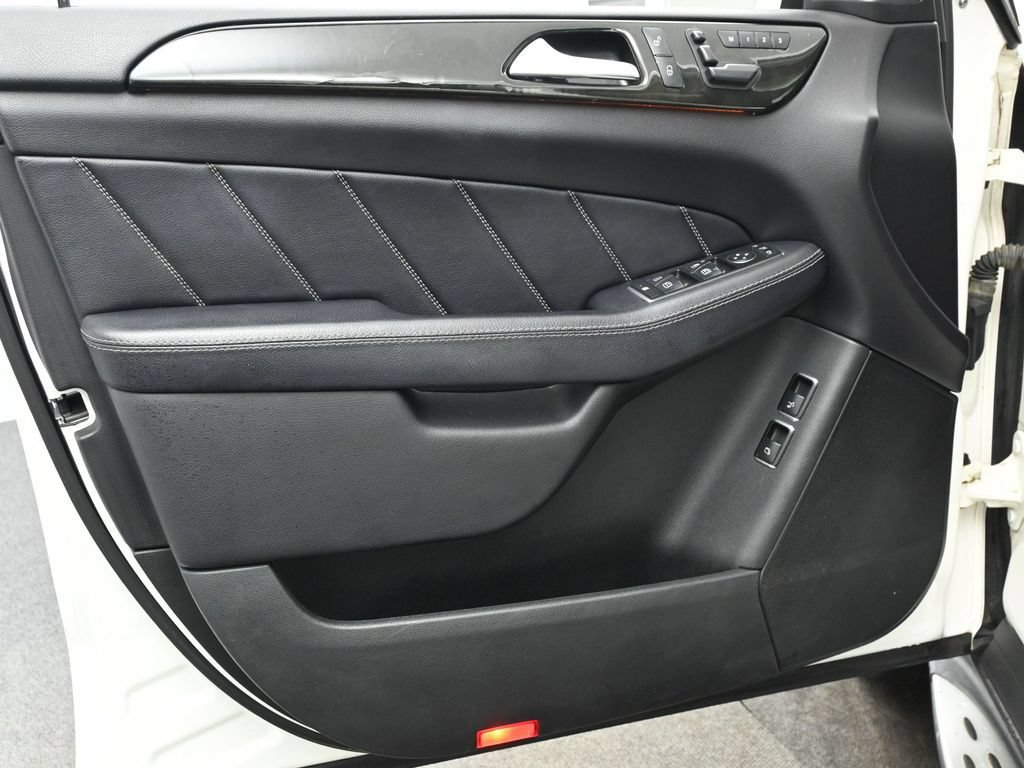 Used 2016 Mercedes-Benz GL 450 4MATIC w/ Premium I Package image 13