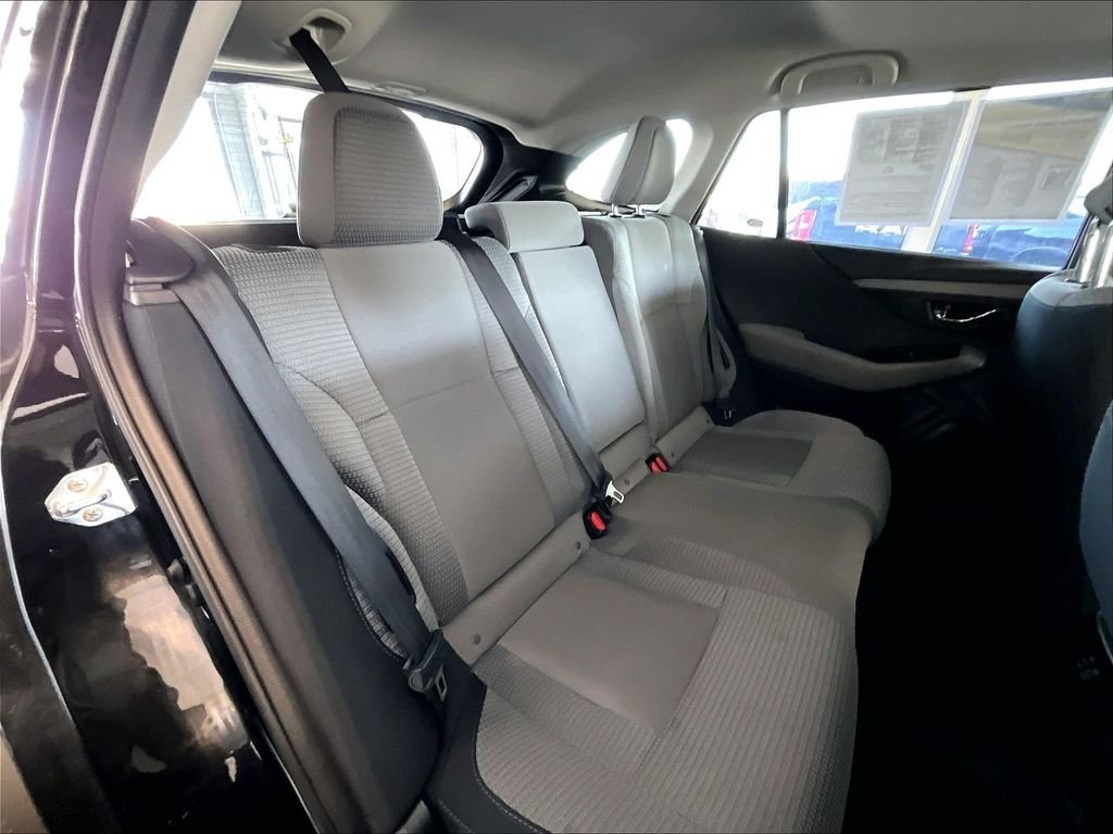Used 2025 Subaru Outback Premium AWD/4WD image 16