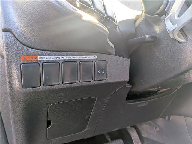 Used 2017 Mitsubishi Outlander GT image 16