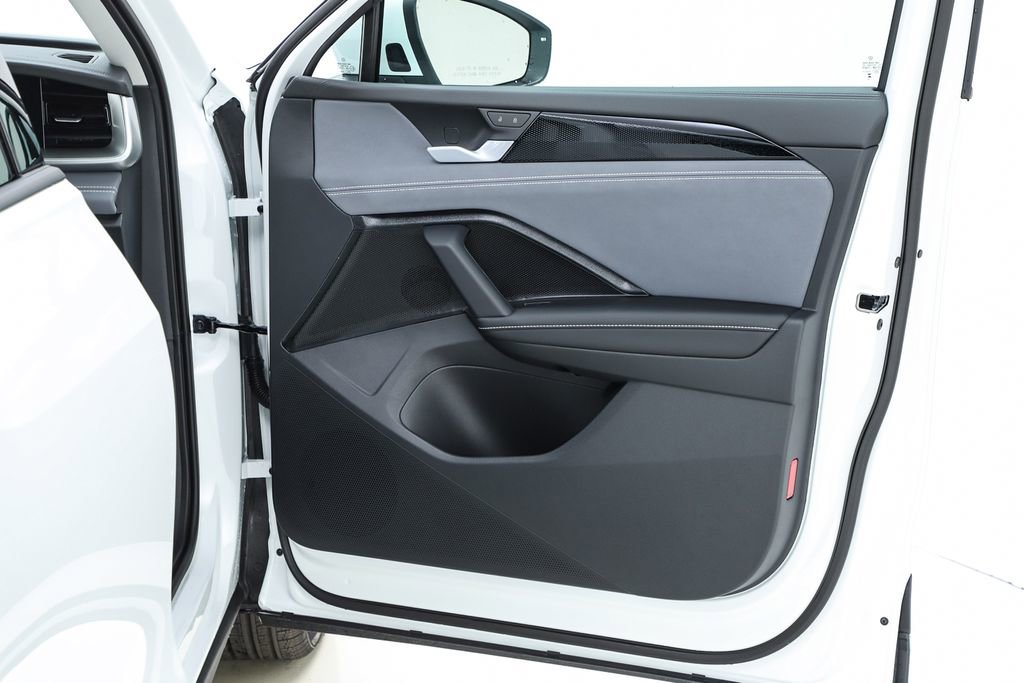 New 2026 Volkswagen Tiguan SE image 70