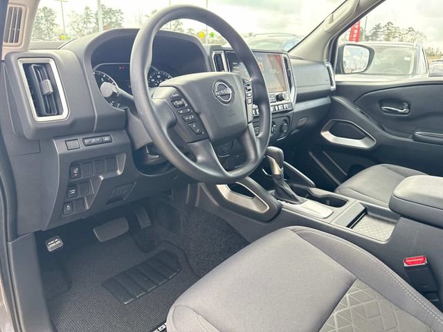 Used 2025 Nissan Frontier SV w/ Tow Package image 25