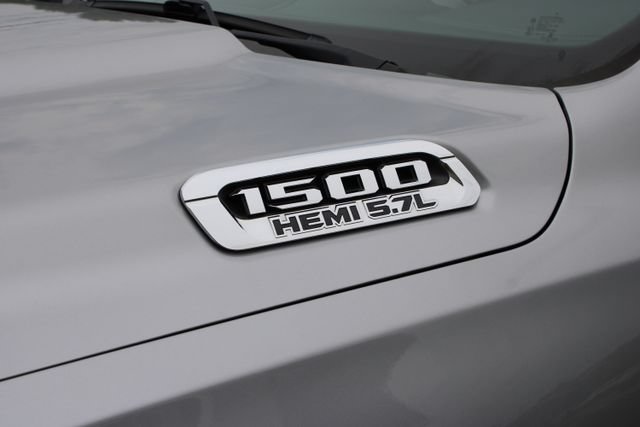 Used 2019 RAM 1500 Laramie AWD/4WD image 9