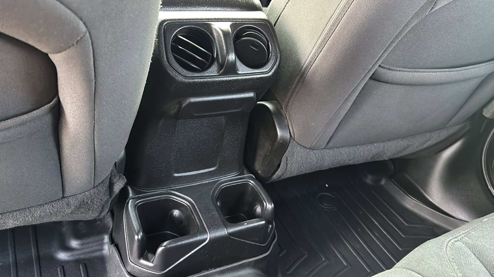 Used 2019 Jeep Wrangler Unlimited Sport image 25