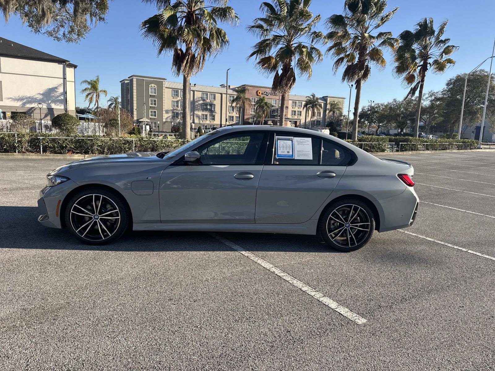 Used 2024 BMW 330e image 7