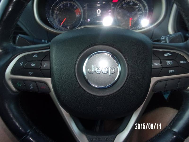 Used 2016 Jeep Cherokee Latitude w/ Cold Weather Group image 27