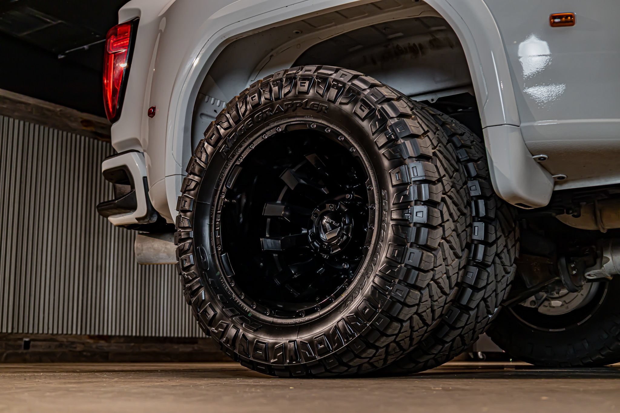 Used 2020 GMC Sierra 3500 Denali w/ Denali Ultimate Package AWD/4WD image 12