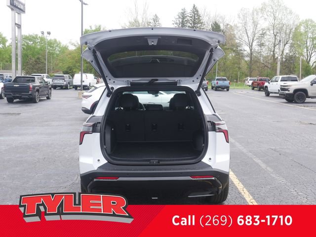 New 2026 Chevrolet Equinox RS w/ Convenience Package III AWD/4WD image 17