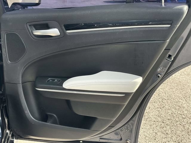 Used 2017 Chrysler 300 S w/ 300S Premium Group RWD image 23