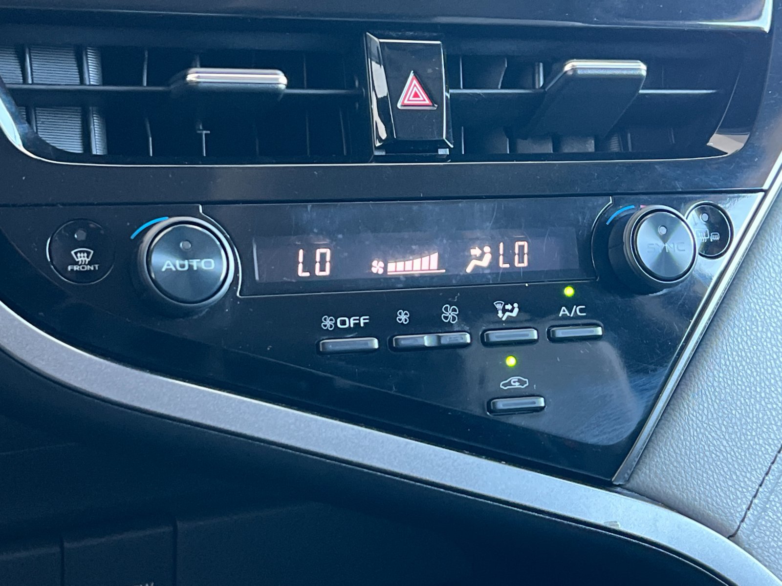 Used 2021 Toyota Camry XSE FWD image 19