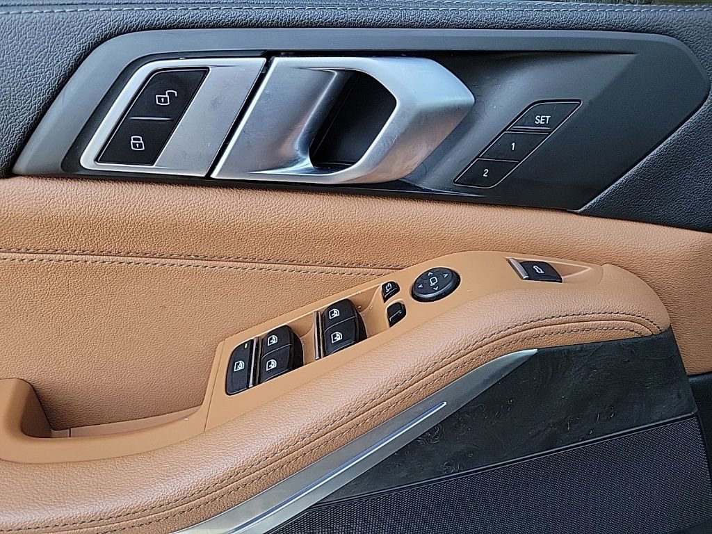 Used 2022 BMW X5 xDrive40i w/ M Sport Package image 37