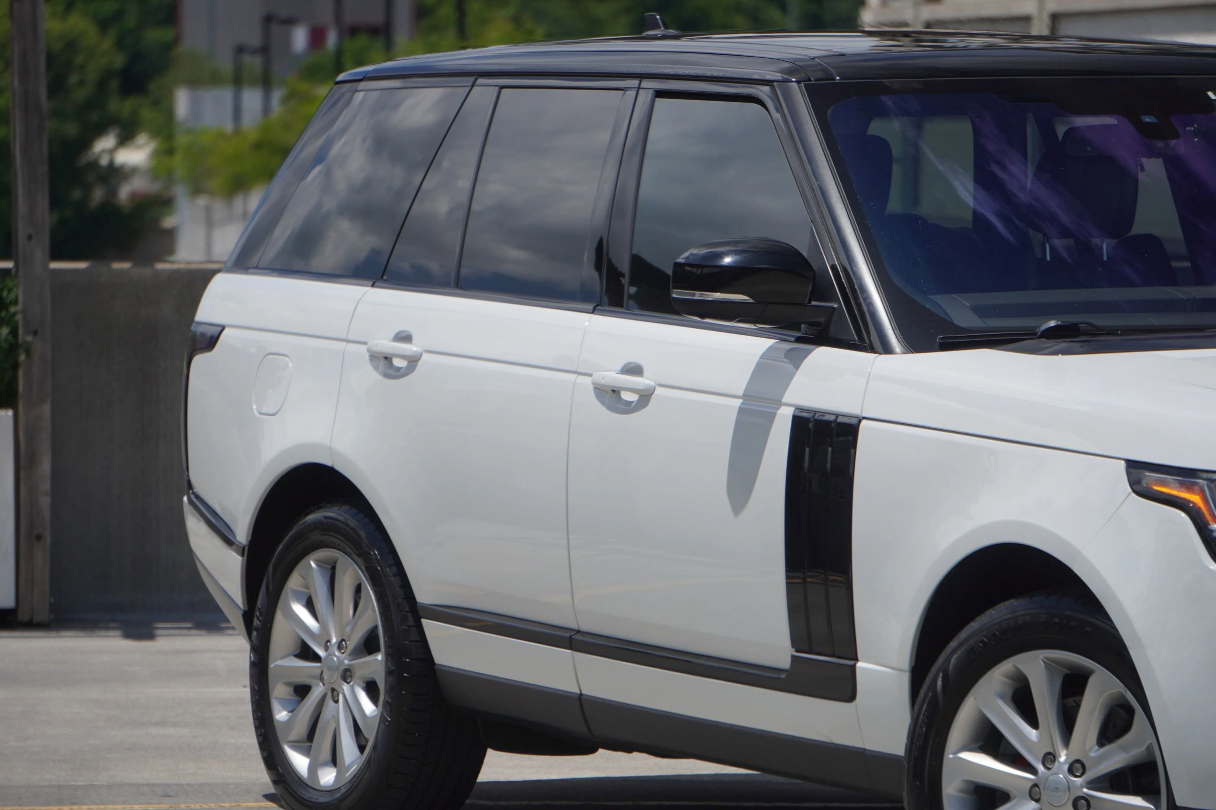 Used 2016 Land Rover Range Rover HSE AWD/4WD image 4