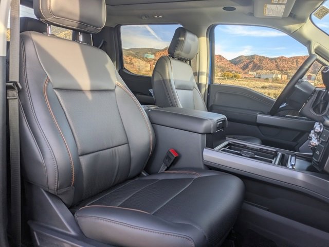 New 2026 Ford F350 Lariat w/ Black Appearance Package image 13